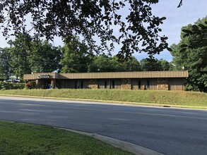 601 Oak St, Forest City, NC for rent Building Photo- Image 1 of 12