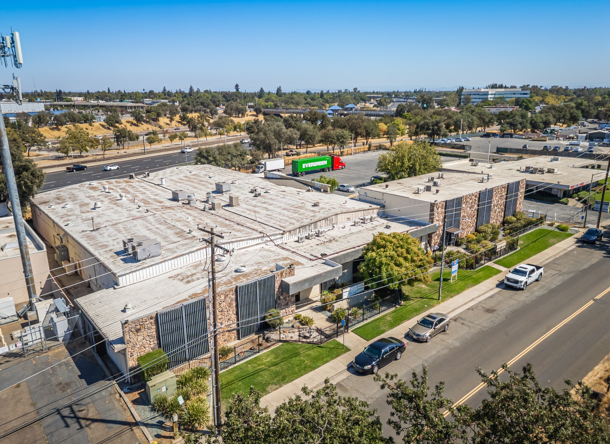 3325-3327 Longview Dr, Sacramento, CA for sale Building Photo- Image 1 of 10