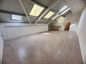 15-16 Palmer St, Frome to rent Interior Photo- Image 2 of 2