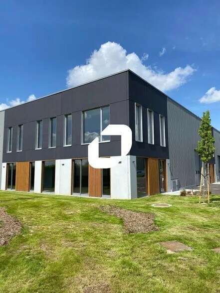 332 Rue De Bruxelles, Nieppe to rent - Building Photo - Image 2 of 9