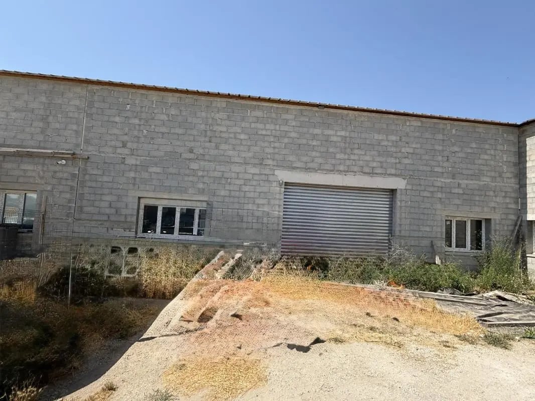 Light Industrial in Lançon-Provence for sale Building Photo- Image 1 of 3