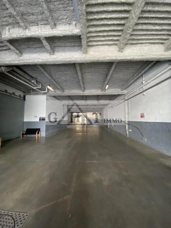 Industrial in Saint-Maur-des-Fossés to rent Interior Photo- Image 1 of 5