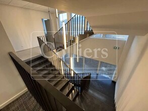 Office in Ventabren to rent Building Photo- Image 2 of 7