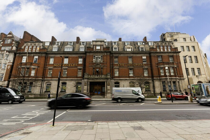 78 Britannia Walk, London to rent - Building Photo - Image 2 of 10