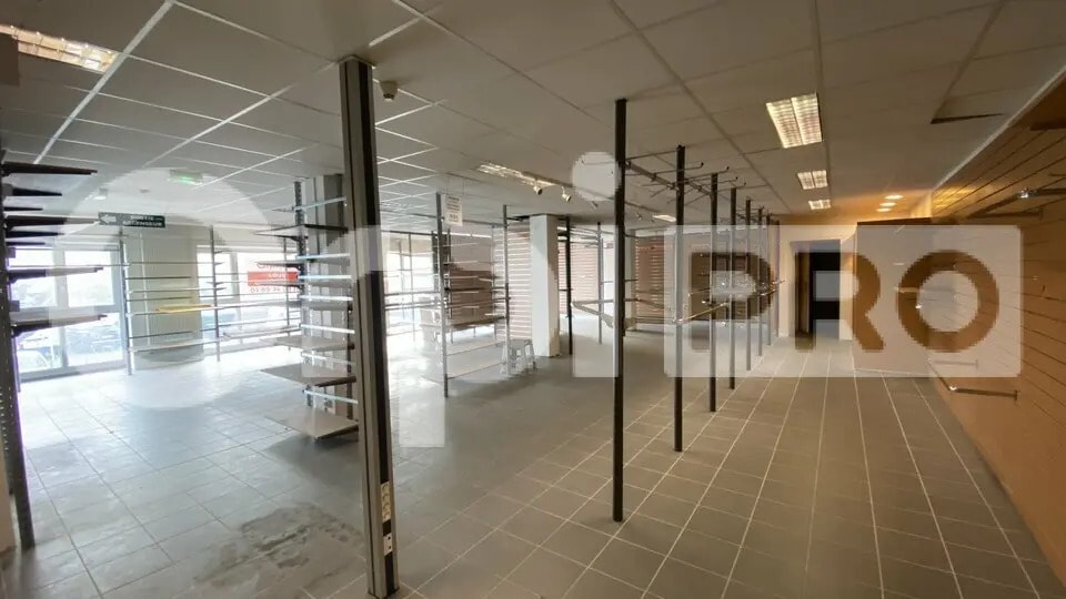 Retail in Longjumeau for sale - Building Photo - Image 2 of 6