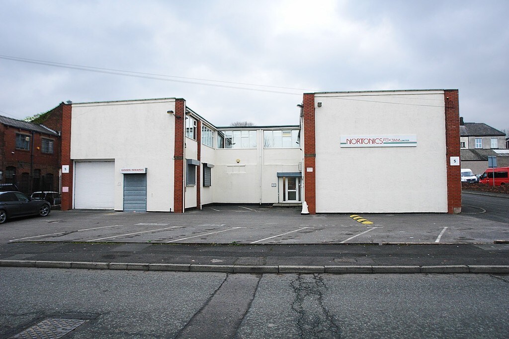 Watts St, Oldham for sale Primary Photo- Image 1 of 1