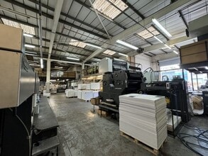 Colville Rd, London to rent Interior Photo- Image 1 of 3