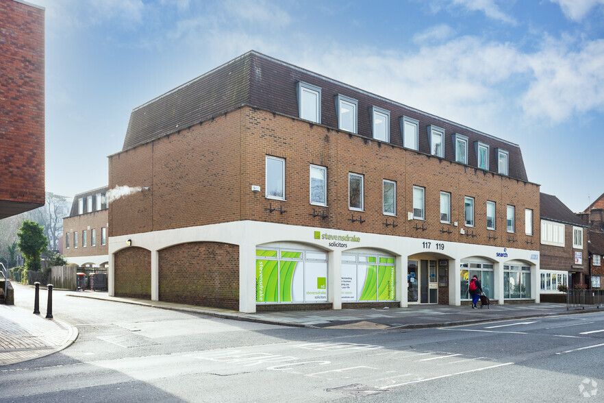 117-119 High St, Crawley for rent - Primary Photo - Image 1 of 5