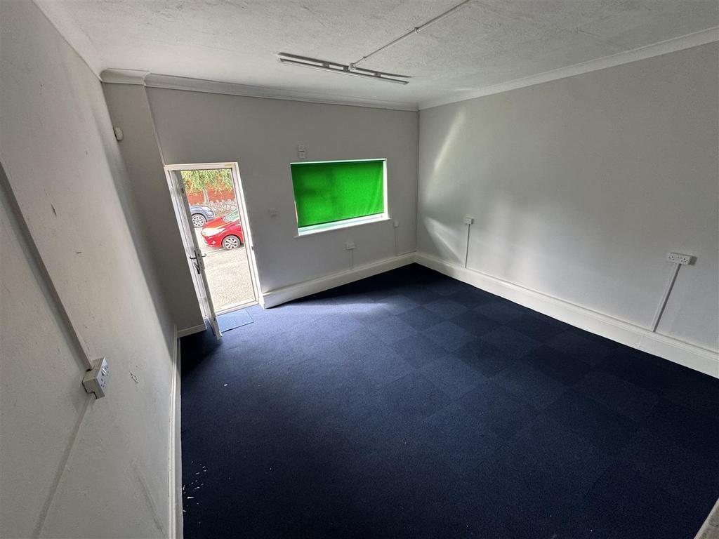 14 Cranford Crescent, Rhos On Sea, Colwyn Bay to rent Building Photo- Image 1 of 7