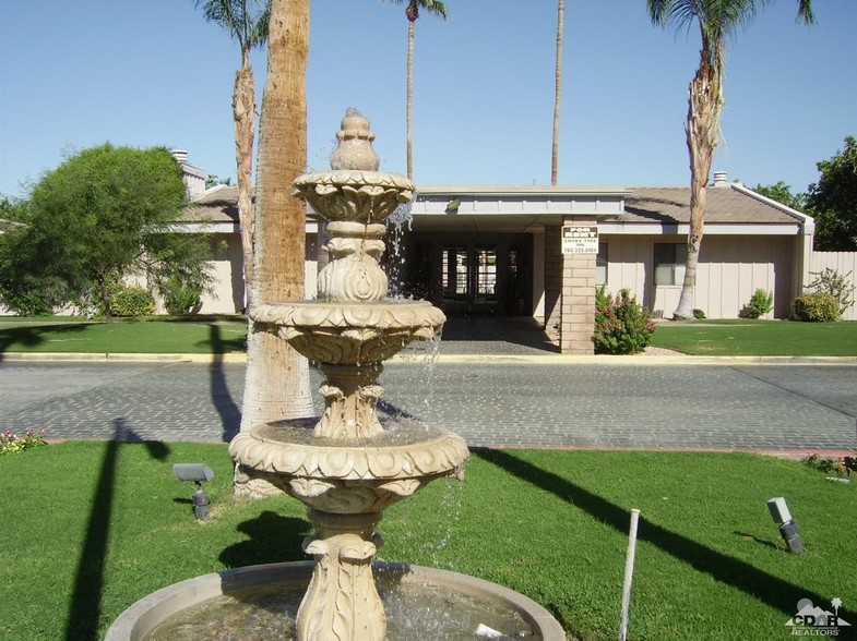 1800 Smoke Tree Ln, Palm Springs, CA for sale - Building Photo - Image 1 of 1