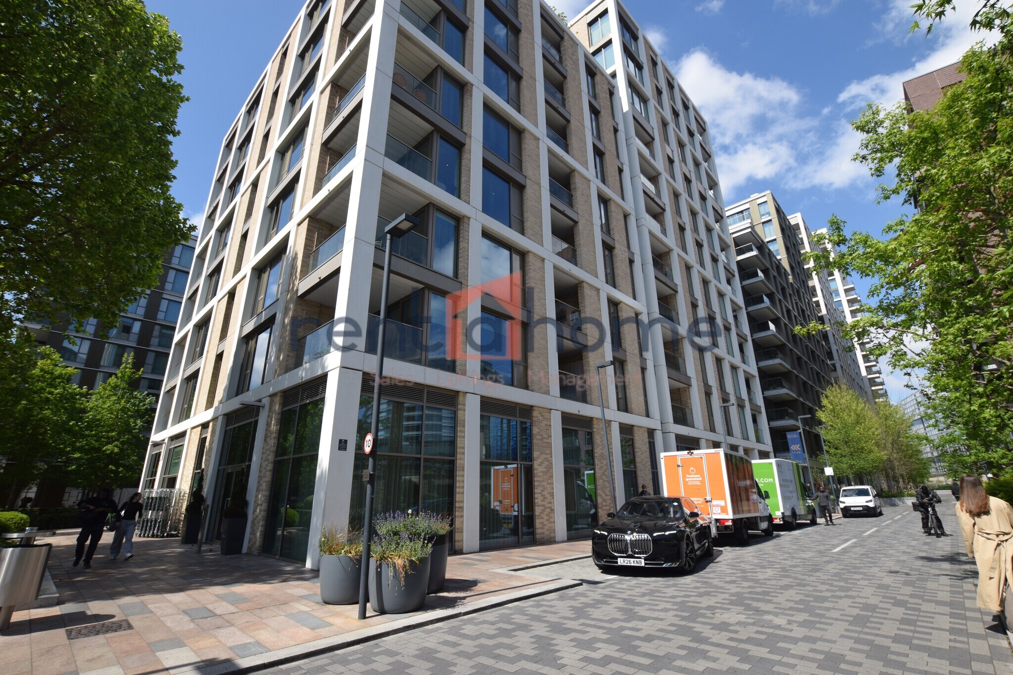 3 Prince Of Wales Dr, London to rent Primary Photo- Image 1 of 23