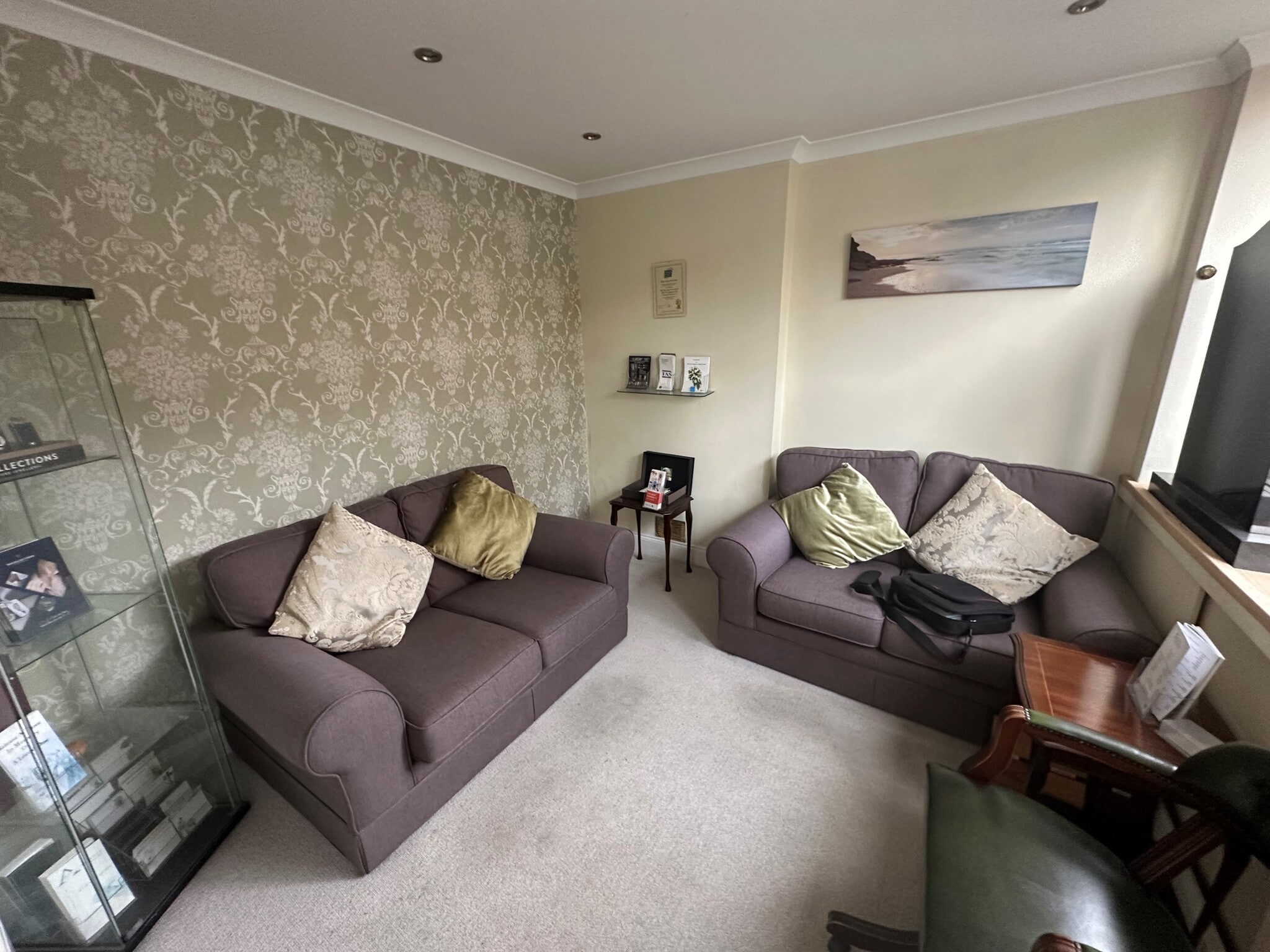 1 - 2 Wolverton Avenue, Kingston Upon Thames to rent Interior Photo- Image 1 of 1
