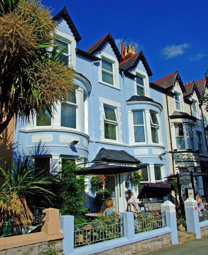 10 Arvon Ave, Llandudno for sale Primary Photo- Image 1 of 1