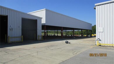 501 Richardson Rd SE, Calhoun, GA for rent Building Photo- Image 1 of 2