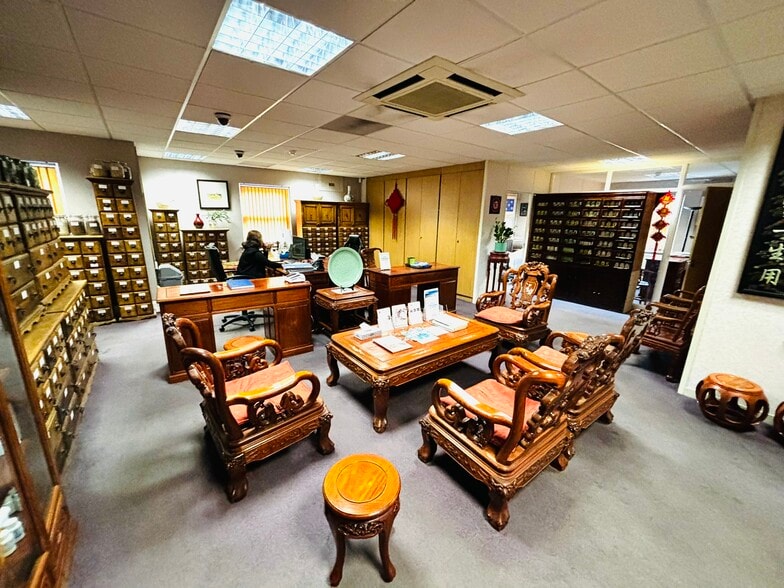 430 Archway Rd, London to rent - Building Photo - Image 3 of 6