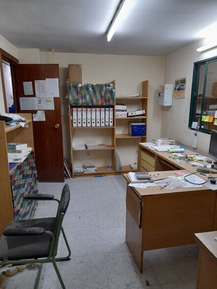 Retail in Cáceres to rent - Building Photo - Image 3 of 7