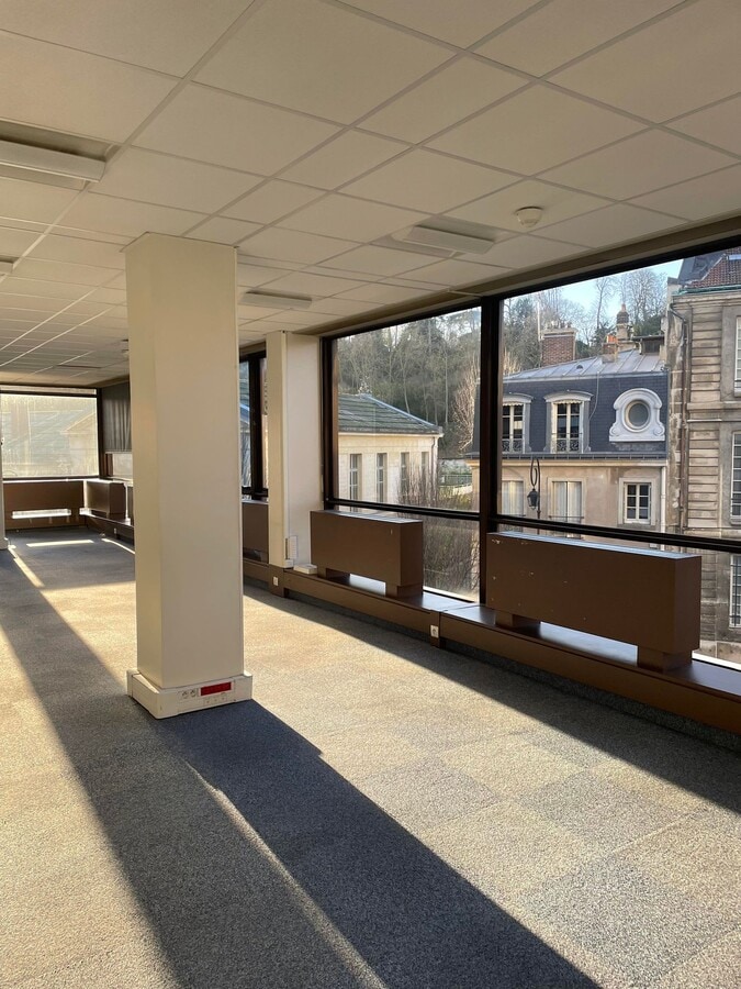 4-6 Rue D'Orleans, Saint-Cloud, HDS 92210 -  -  - Interior Photo - Image 2 of 5