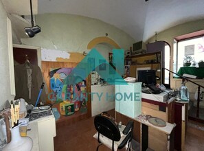 Retail in Cáceres, Cáceres to rent Interior Photo- Image 1 of 5