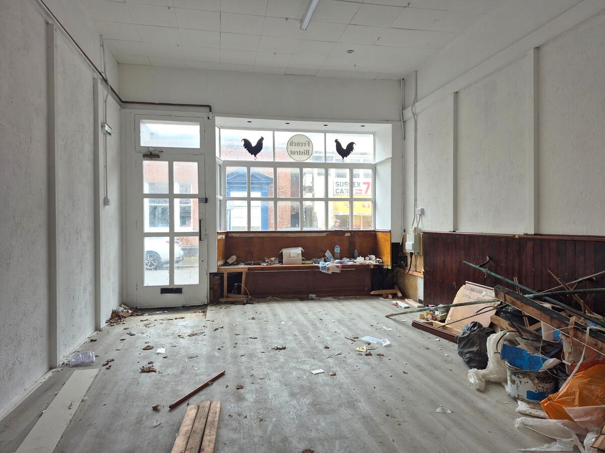 1A Pevensey Rd, Eastbourne, ESX BN21 3HJ - Unit Unit 1 - - Interior Photo - Image 2 of 3