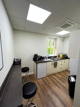 Airfield, Earls Colne to rent Interior Photo- Image 2 of 9