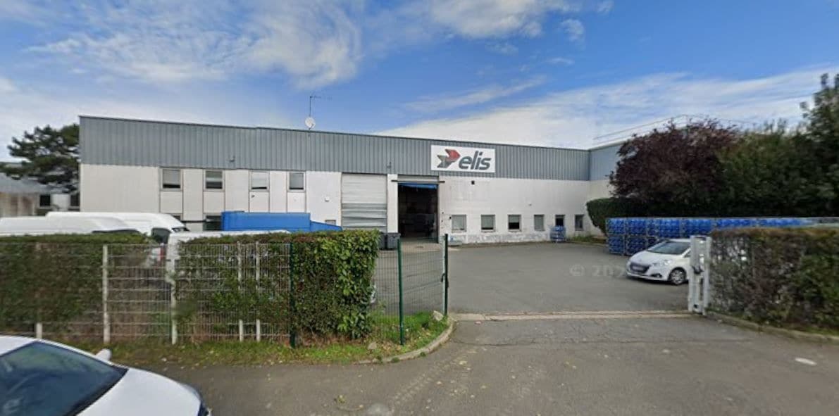 Light Industrial in Plaisir to rent Building Photo- Image 1 of 2