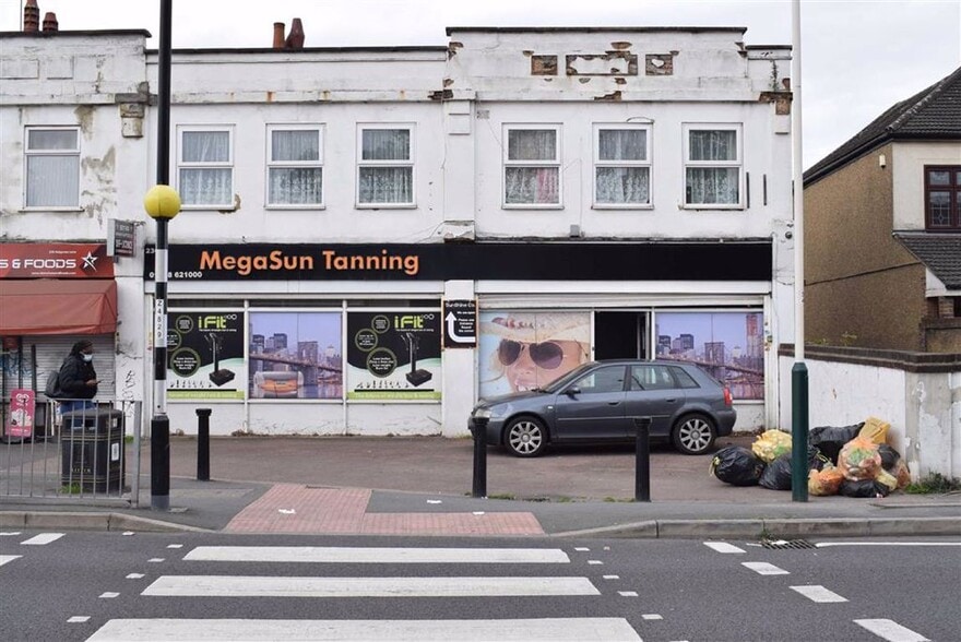 145-155 Heath Park Rd, Romford for sale - Building Photo - Image 1 of 1