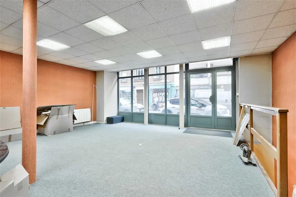 Office in Paris for sale Building Photo- Image 1 of 10