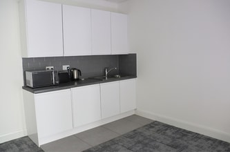 20-21 Arcadia Ave, London to rent Interior Photo- Image 1 of 3