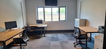 5 Sandiford Rd, Sutton for sale Interior Photo- Image 1 of 2