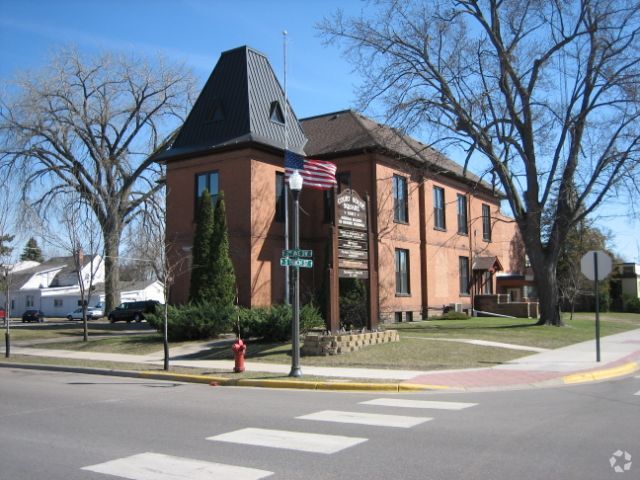 237 2nd Ave SW, Cambridge, MN for rent - Building Photo - Image 2 of 3