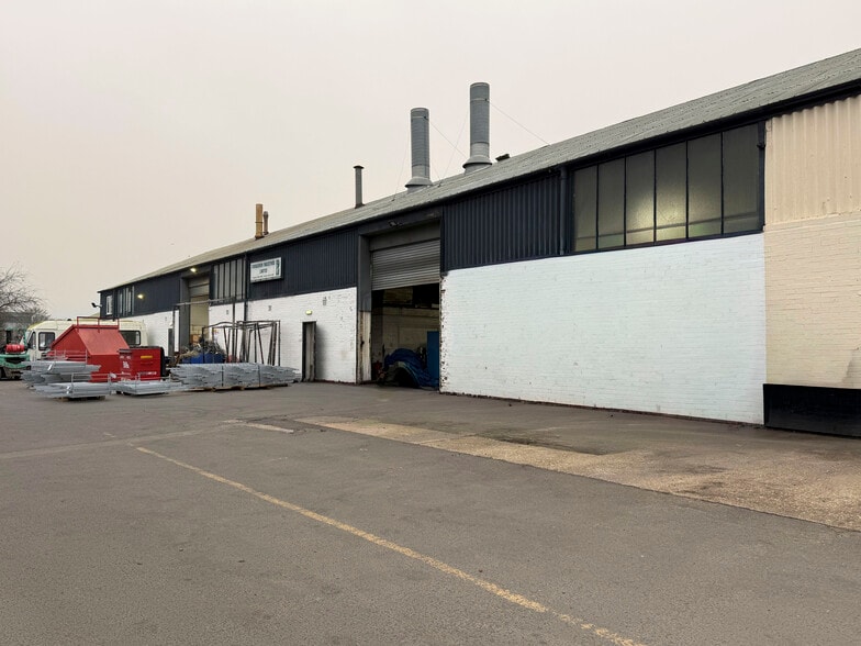 South Close, Royston for sale - Building Photo - Image 2 of 2