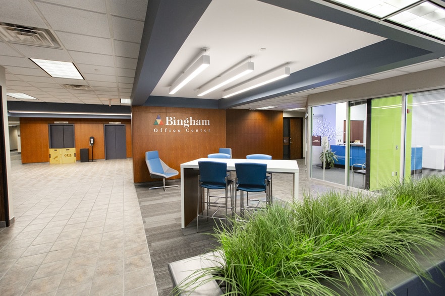 30600-30700 - 30800 Telegraph Rd, Bingham Farms, MI to rent - Interior Photo - Image 3 of 14