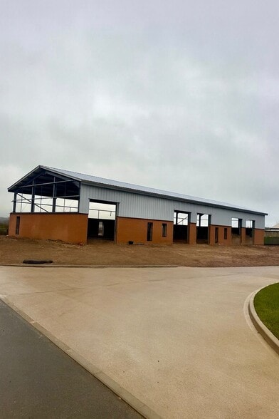 Pathfields Business Park, South Molton to rent - Building Photo - Image 3 of 3