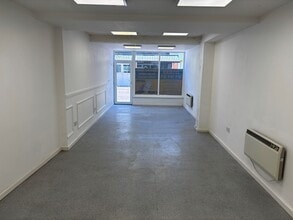 119A-B High St, Rushden to rent Interior Photo- Image 1 of 4