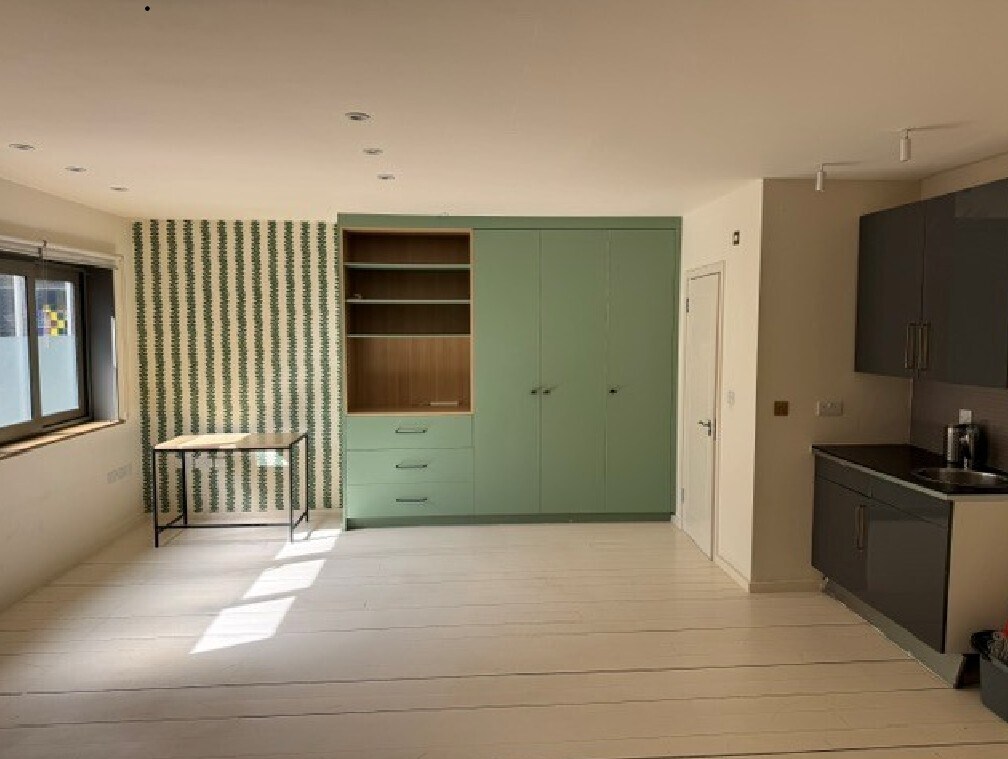 2A-2B Wrentham Ave, London to rent Interior Photo- Image 1 of 2