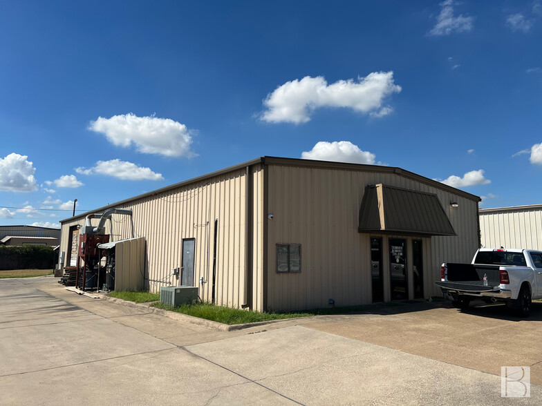 4420 Glenview Dr, Haltom City, TX for sale - Building Photo - Image 1 of 5