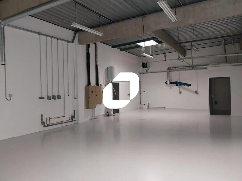 Office in Saint-Herblain to rent - Interior Photo - Image 3 of 4