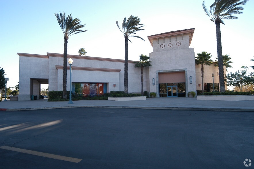 10570-10848 Foothill Blvd, Rancho Cucamonga, CA to rent - Building Photo - Image 3 of 8