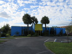 12360 66th St N, Largo, FL for rent Building Photo- Image 1 of 19