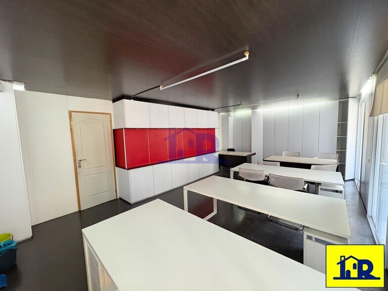 Office in Cuenca, Cuenca to rent - Interior Photo - Image 2 of 8