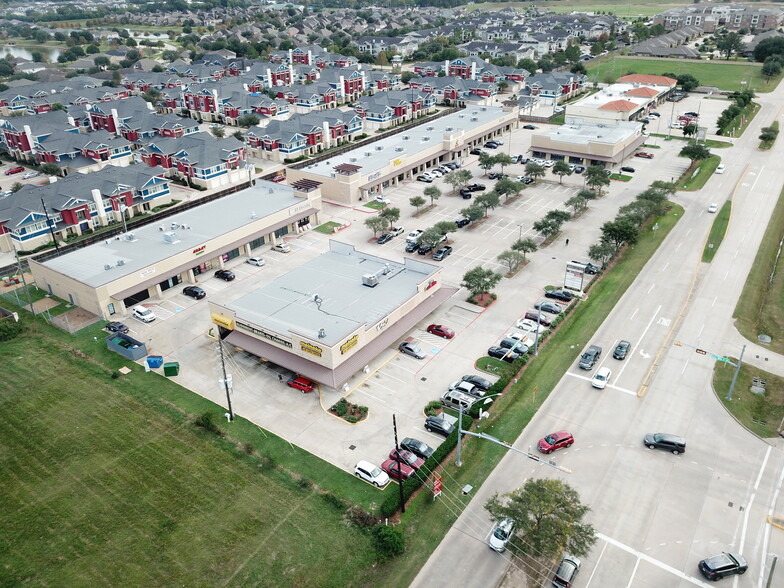 600 Katy Fort Bend Rd, Katy, TX for rent - Building Photo - Image 1 of 6