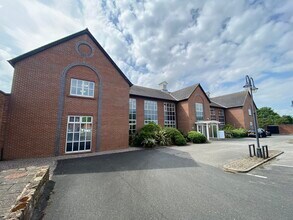 2 Chowley Oak Ln, Chester for rent Building Photo- Image 1 of 4