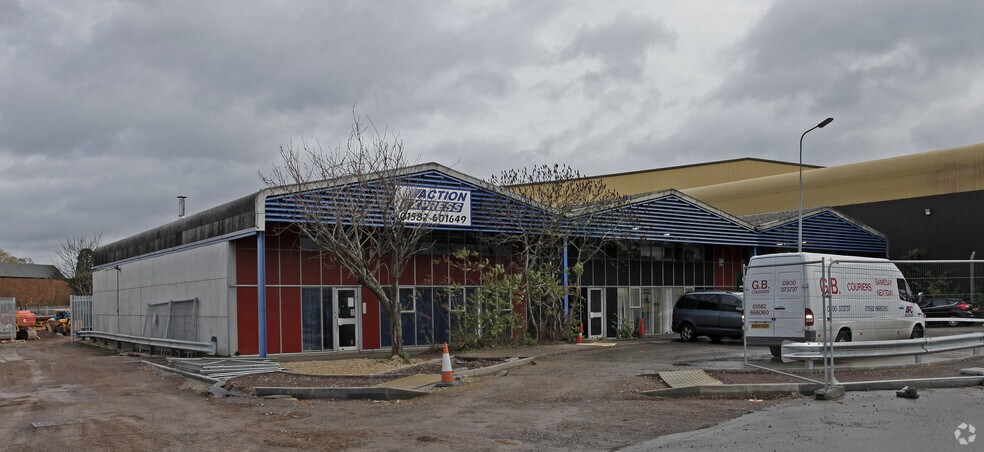 Eastern Ave, Dunstable for sale - Primary Photo - Image 1 of 1