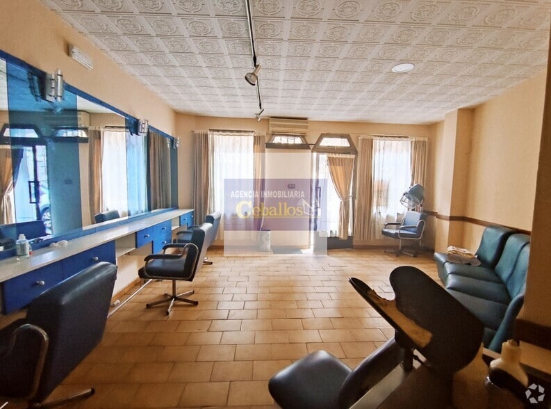 Retail in Guadalajara, Guadalajara to rent - Interior Photo - Image 1 of 1