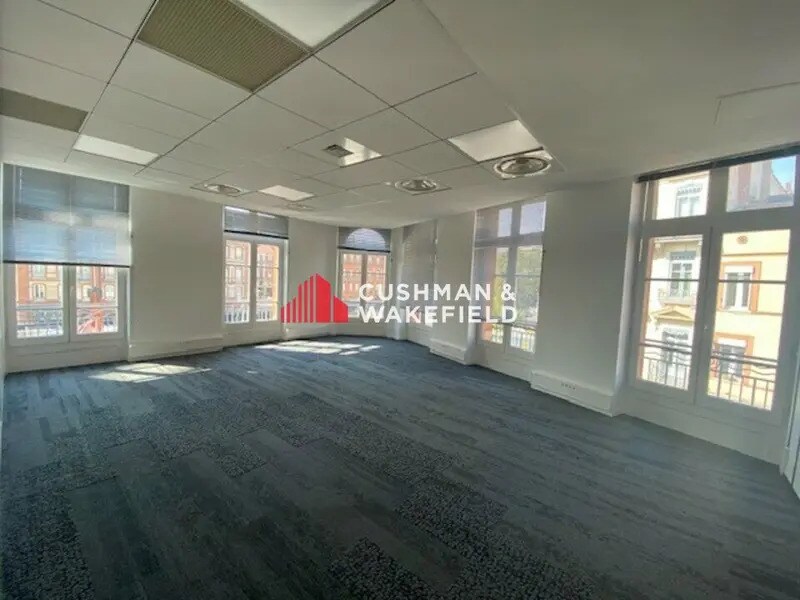 Office in Toulouse to rent Interior Photo- Image 1 of 10