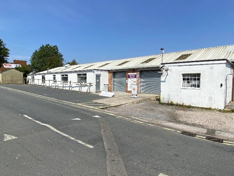Brunel Rd, Newton Abbot to rent - Building Photo - Image 2 of 5