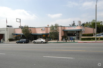 2279-2287 N Lake Ave, Altadena, CA for rent Primary Photo- Image 1 of 3