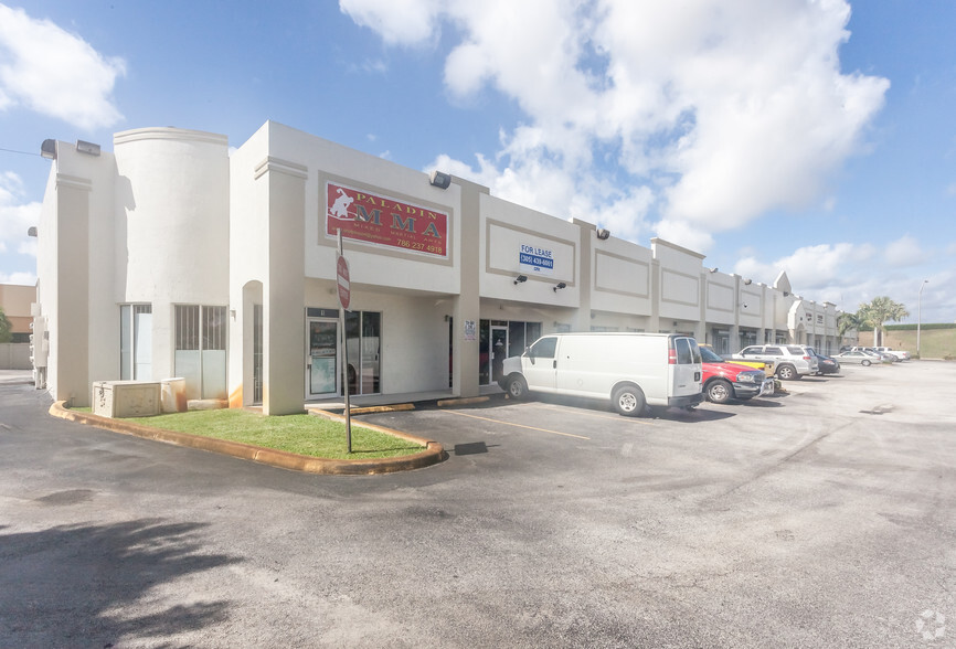 2760 W 84th St, Hialeah, FL for sale - Primary Photo - Image 1 of 1