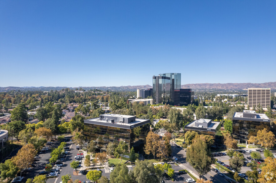 5850 Canoga Ave, Woodland Hills, CA for rent - Aerial - Image 3 of 3