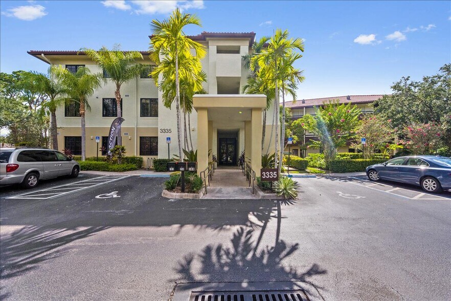 3335 Burns Rd, Palm Beach Gardens 33410